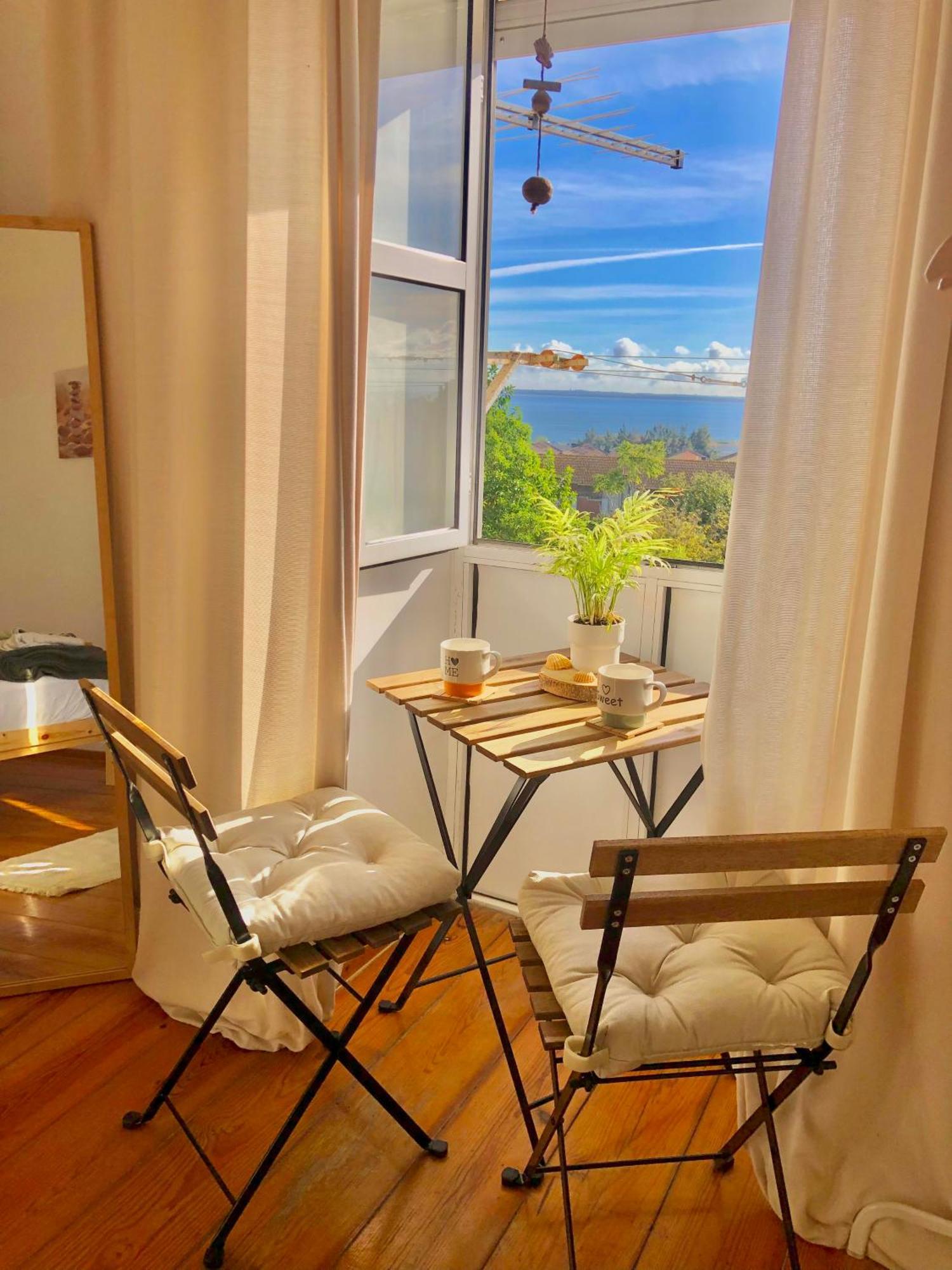Отель Quarto Com Vista Do Rio Tejo Лиссабон Экстерьер фото